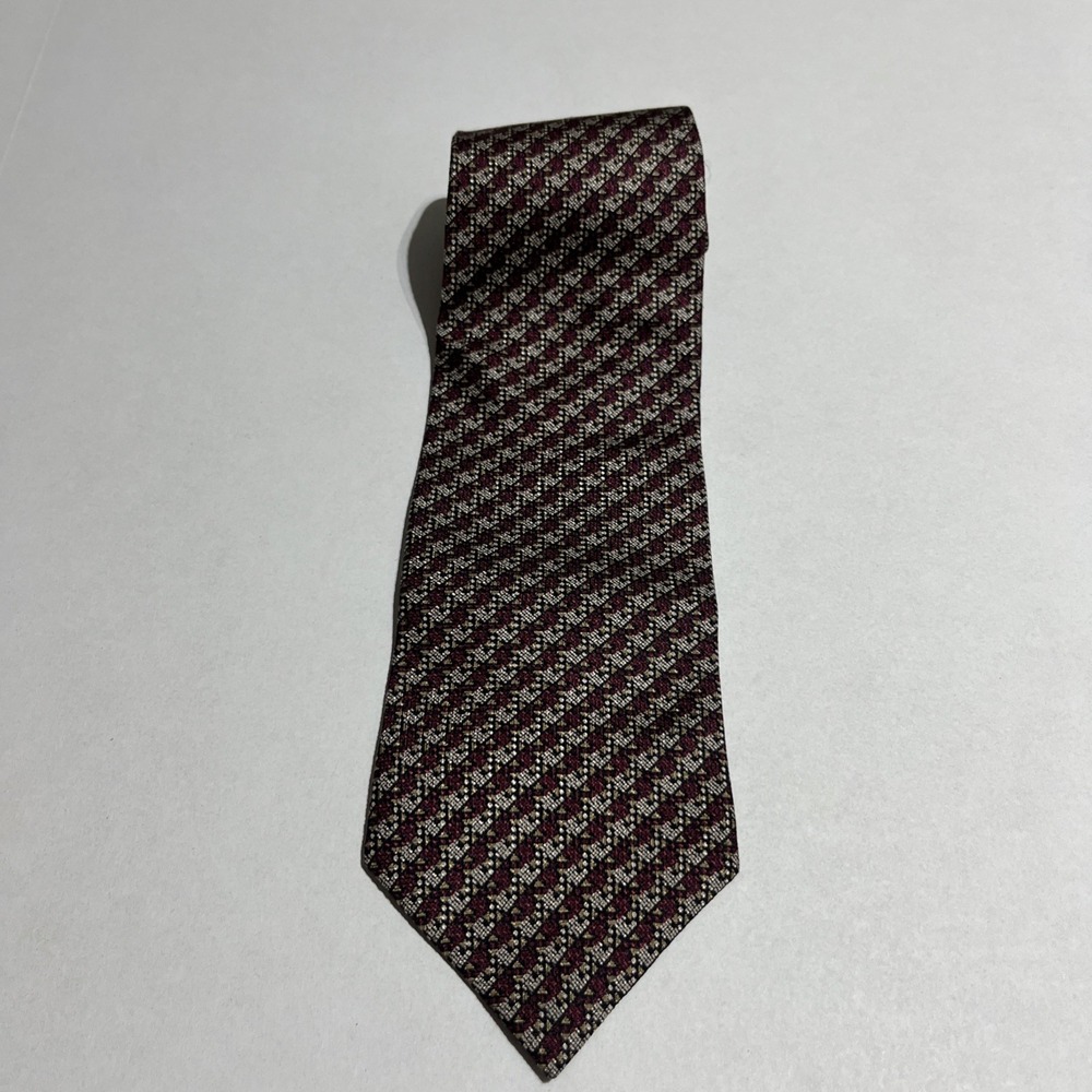 Gianfranco Ruffini Italy 100% Silk Tie Made In USA‎ C-17